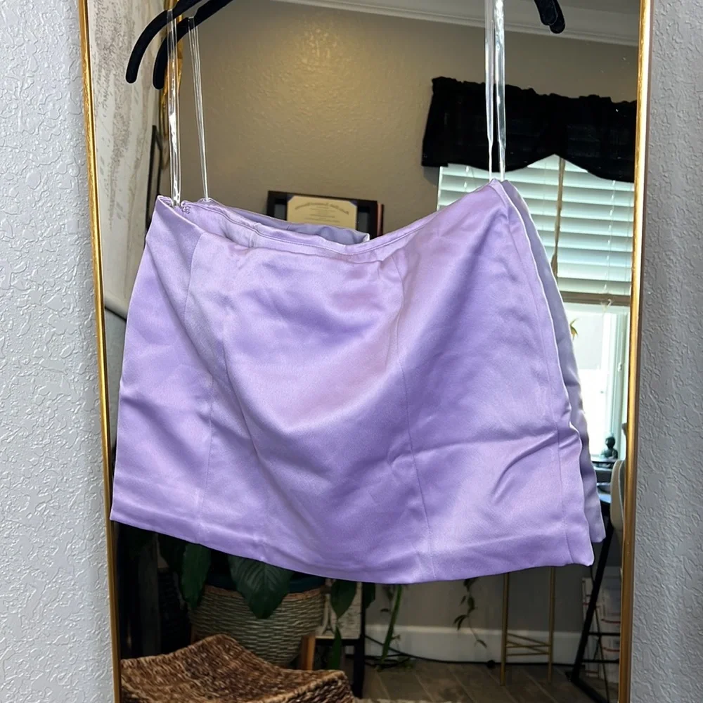 HOUSE OF CB 'Elodie' Orchid Satin Mini Skirt_11